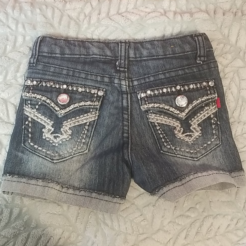 Shorts - Picture 3 of 3